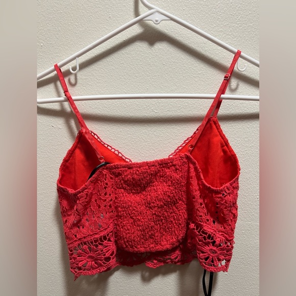 Forever 21 Lace Crop Top - Picture 2 of 3
